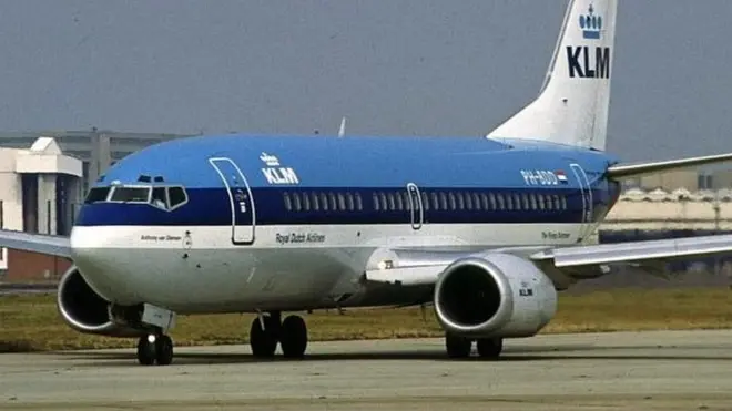 پرواز منسوخ کر دی گئی اور مسافروں کے لیے نئی پرواز کا بندوبست کیا گیا