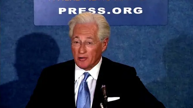 کیسوز کا کہنا ہے کہ چونکہ جیمز کومی اس بارے میں راز افشاں کرتے رہے ہیں اس لیے خود ان کی تفتیش ہونی چاہیے