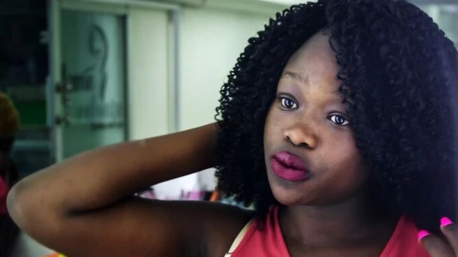 Jane, estudiante, admite que tiene dos "patrocinadores".