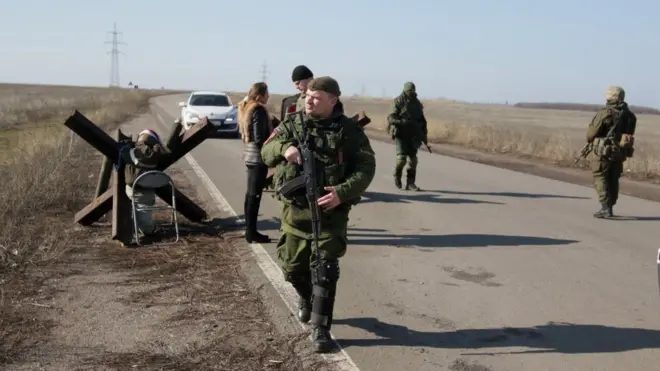 Фото з обміну полоненими між українською стороною та бойовиками "ДНР, в Донецькій області 20 лютого 2016 року