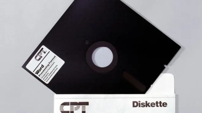 القرص المرن floppy disk