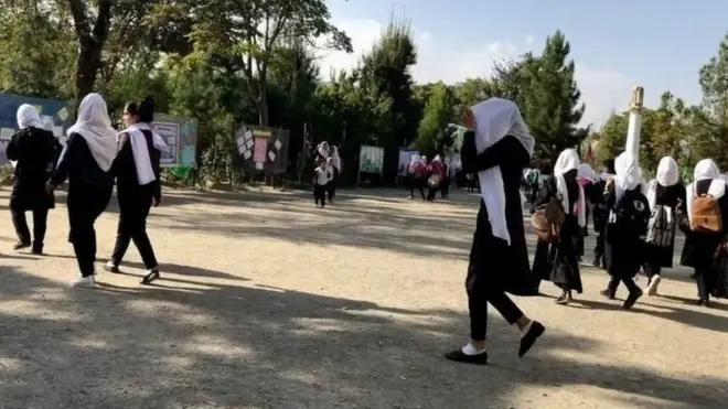 د افغانستان ښوونځي نجونې