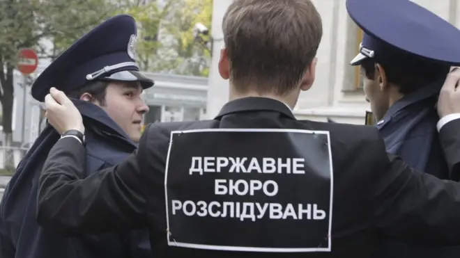Активісти проводять акцію проти свавілля правоохоронних органів. Такі злочини також розслідуватиме ДБР