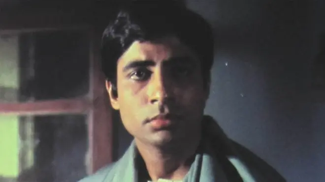 سنہ 1971 میں ریلیز ہونے والی ہٹ فلم آنند کا ایک منظر جس میں امیتابھ بچن اور راجیش کھنہ نے کردار ادا کیے تھے۔ یہ فلم محفوظ کر لی گئی ہے۔