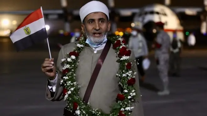 "عندما رأينا الطائرة المصرية تهبط في مطار كابل شعرنا بالاطمئنان"