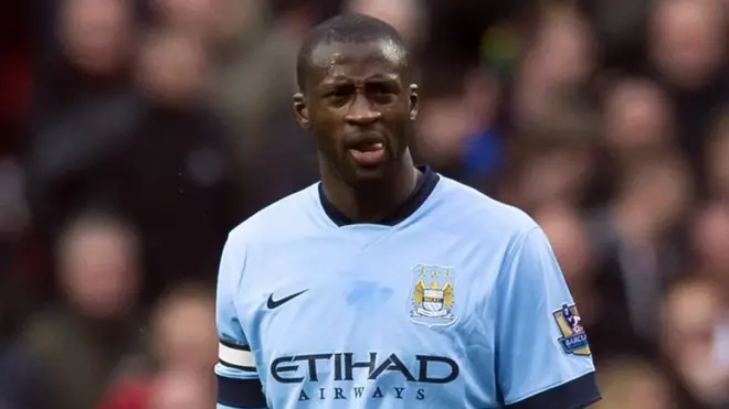 يايا توريه قاد فريق مانشستر سيتي إلى الفوز بكأس رابطة الأندية الإنجليزية عام 2014