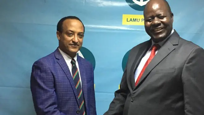 አምባሳደር መለስ አለም እና የላሙ ፕሮጄክት ዳይሬክተር ጄኔራል ሲልቪስተር ካሱኩ