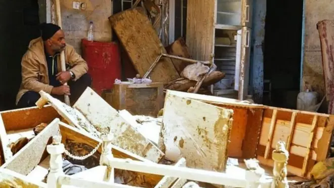 Luristan bölgəsinin paytaxtı - Hürrəmabad ən çox dağıntıya məruz qalan şəhərlərdən biridir