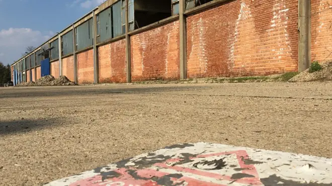 Napuštena hala u Beloj Crkvi