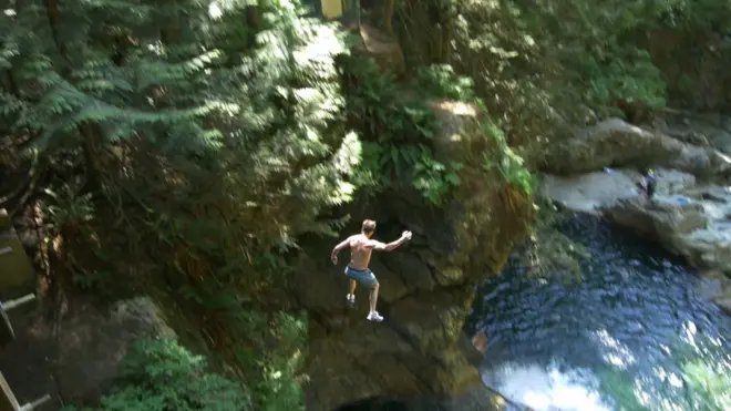 Не все слушатели тренинга рискнули спрыгнуть