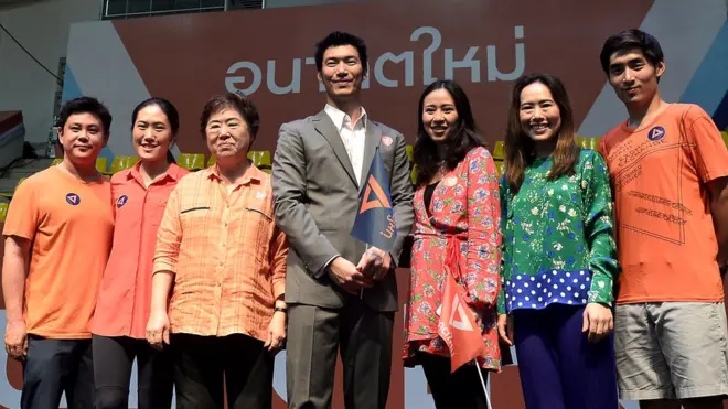 สมพร จึงรุ่งเรืองกิจ เรียกประชุม "คณะกรรมการครอบครัว" หลังทราบข่าวบุตรชายจะเล่นการเมือง