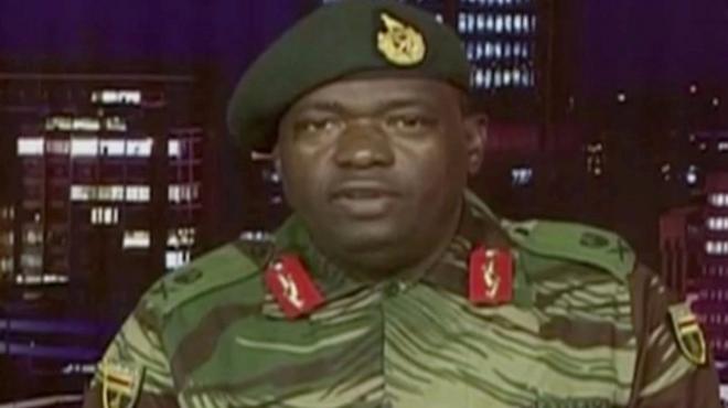 Sibusiso Moyo hablando en la televisión estatal