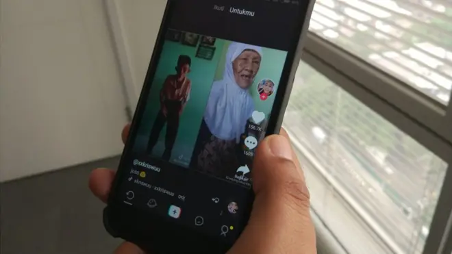 Aplikasi Tik Tok telah diunduh lebih dari 1,6 juta pengguna ponsel Android di Indonesia.