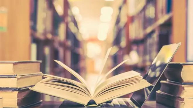 Concorrentes só podem sair da sala para ir ao banheiro a partir das 13h, após o fechamento dos portões