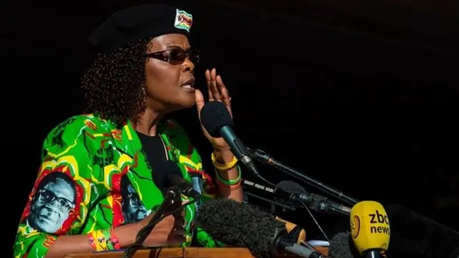 Zimbabwe First Lady na part of her country politics well-well; here she dey talk to crowd for rally inside Marondera