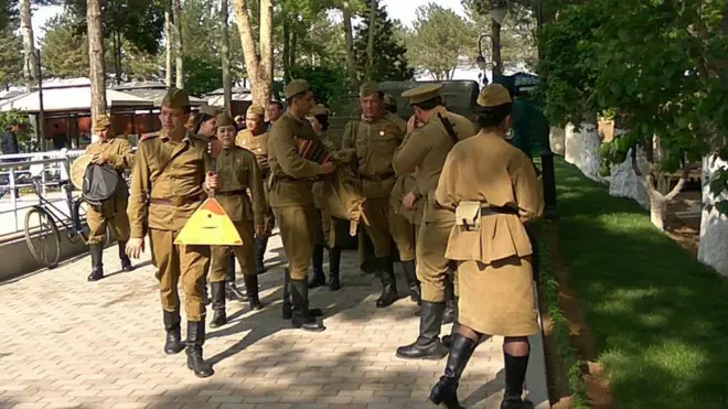 9 май кунги "байрам"да совет аскарлари кийимидаги ёшлар чиқиши ҳам кутилмоқда