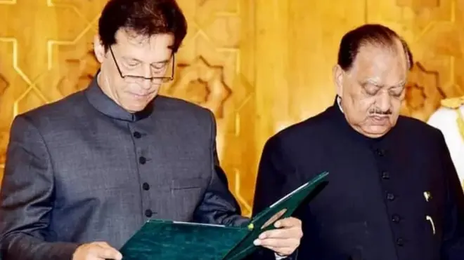 ممنون، عمران خان