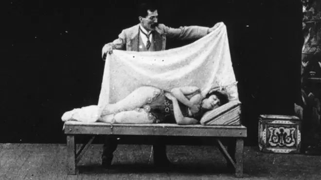 For dis film, Georges Méliès dey turn di woman wey dey sleep to butterfly