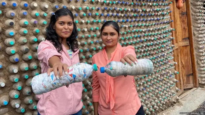 नमिता कपाळे आणि कल्याणी भारंबे