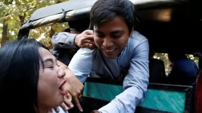 ဖမ်းဆီးခံ သတင်းထောက် ကိုကျော်စိုးဦးနဲ့ မိသားစုဝင်တချို့