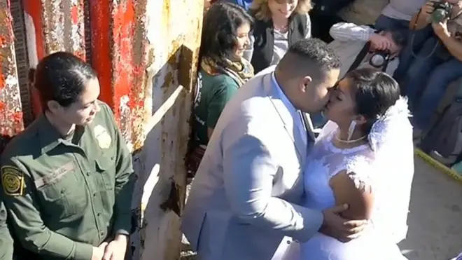 Брайан и Эвелия встретились на границе лишь на несколько минут.