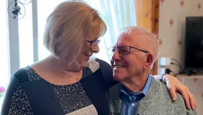 ’Пронашла сам оца после 58 година уз помоћ Фејсбука’