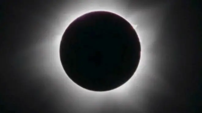 Hibridno pomračenje Sunca