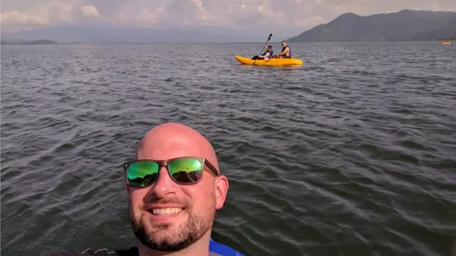 Una oportunidad en el lago Yojoa hizo que Robert Durrette se quedara en Honduras.