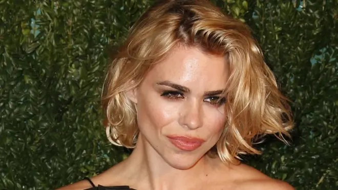 كشفت بايبر أيضا أنها عادت مجددا للعمل مع الكاتبة لوسي بريبل، مؤلفة بل دو جور