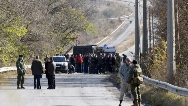 Обмін полоненими. Фото жовтень 2015 року.