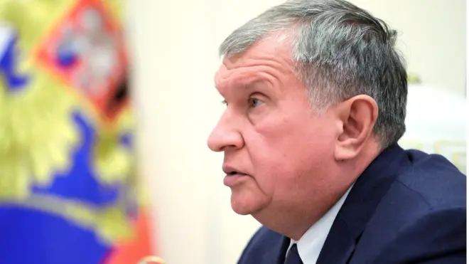 Сечин попросил журналиста "Дождя" успокоиться и проявить сдержанность