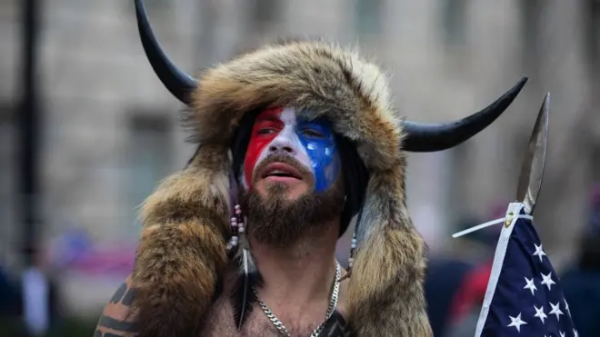 متظاهر مؤيد لترامب