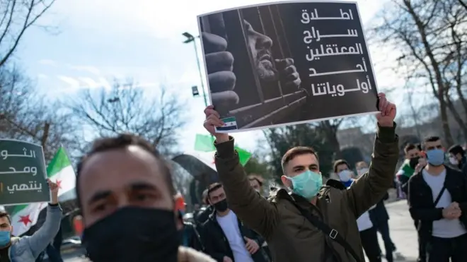 مسيرة للسوريين في اسطنبول بمناسبة الذكرى العاشرة لبدء الحرب في سوريا ، في 13 مارس/آذار 2021