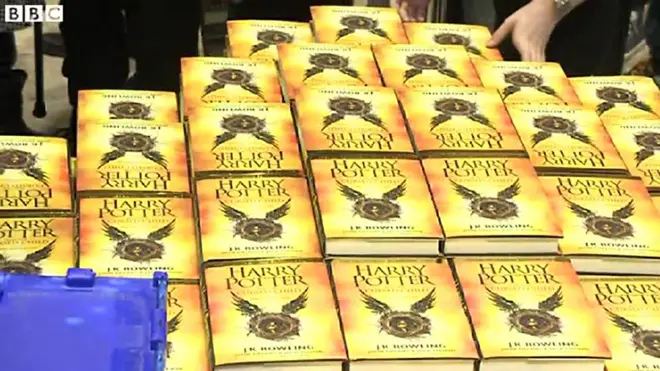 「ハリポタ」新作にまた行列　舞台の戯曲に興奮