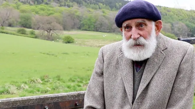 Британский фермер случайно стал звездой ASMR в 84 года