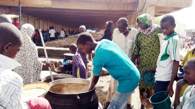 Dis na how dem dey prepare food for most IDP camps