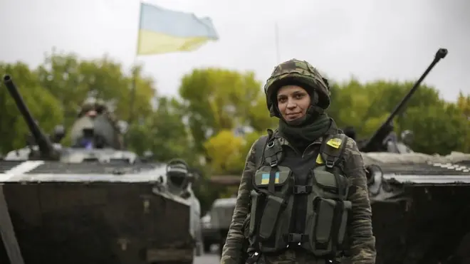 Жінка-військова