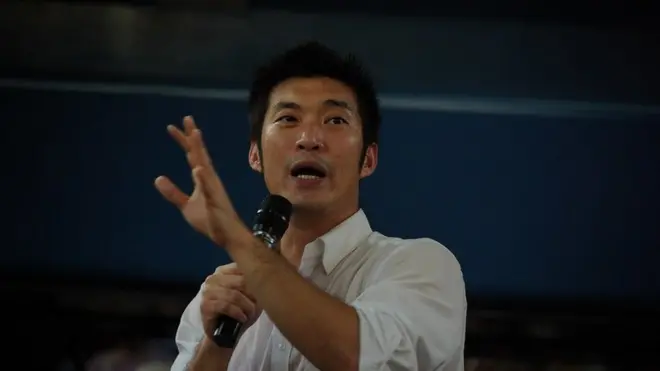 ธนาธร จึงรุ่งเรืองกิจ