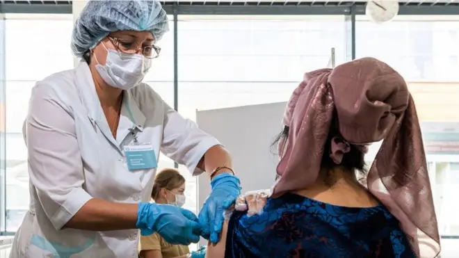 Россияда мигрантларни эмлаш жараёни