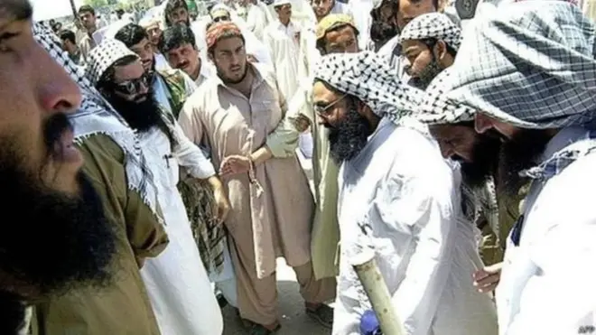 مولانا مسعود اظہر کے بارے میں خیال کیا جاتا ہے کہ وہ پاکستان کے صوبہ پنجاب کے شہر بہاولپور میں مقیم ہیں