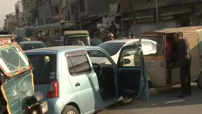 پنجاب حکومت لاہور سیف سٹی پراجیکٹ کے تحت دارالحکومت میں ٹریفک مینجمنٹ کا نیا نظام متعارف کروا رہی ہے۔ لاہور سے عمر دراز کی رپورٹ