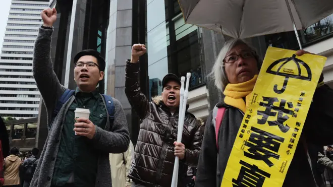雨傘運動支持者在香港特首選舉會場外抗議（26/3/2017）