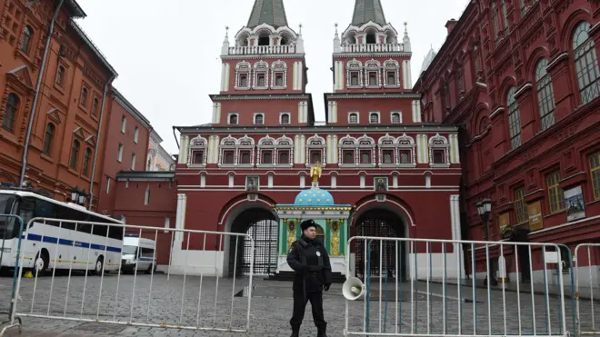 Подходы к Красной площади взяты под контроль