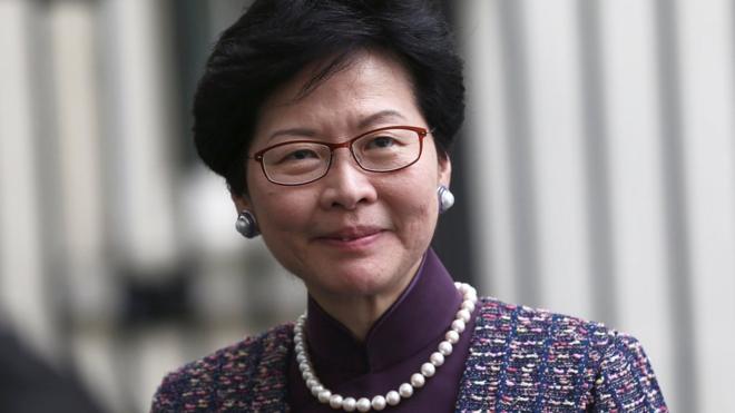 香港特首梁振英已收到政務司司長林鄭月娥的請辭，並已呈交中國中央政府。