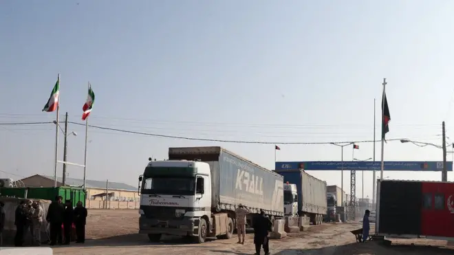 عکس آرشیوی از گذرگاه اسلام قلعه