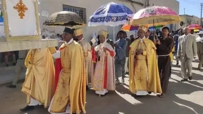 ኣቡናት ካቶሊካዊት ቤተ-ክርስትያን