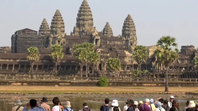 Manneen sagadaa kun daawwatoota gara Kamboodiyaatti kan hawwatan keessa tokko.