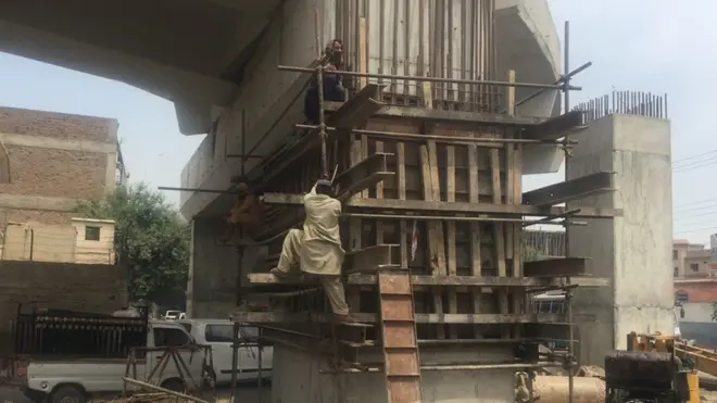 حکومت نے اتنی خطیر رقم صرف ایک شہر میں خرچ کردی ہے اور باقی شہروں کو اس سے محروم رکھا گیا ہے: پشاور ہائی کورٹ