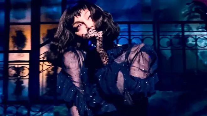 Madona na Madam Iks turneji