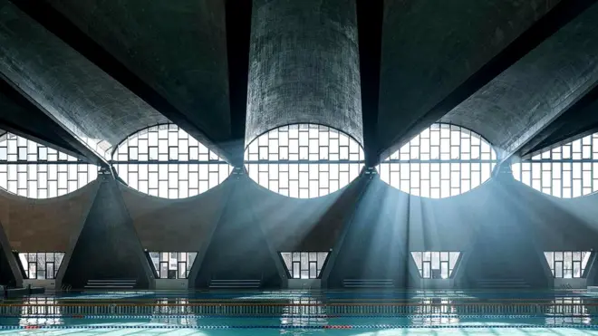 Спортивный зал с бассейном, принадлежащий университету в городе Тяньцзинь